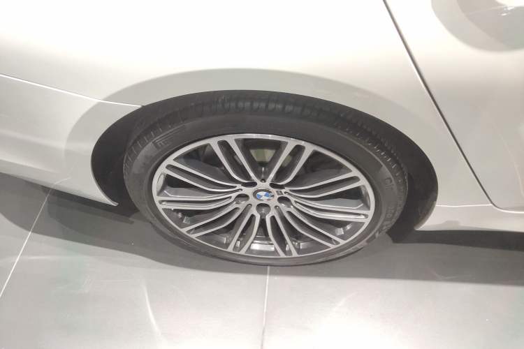 Used BMW 5 Series 2018 530Li Luxury Edition M Sport Package
