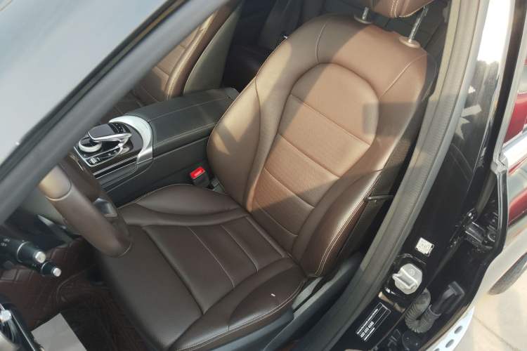 Used Mercedes-Benz GLC 2019 Facelift GLC 260 L 4MATIC Luxury Model
