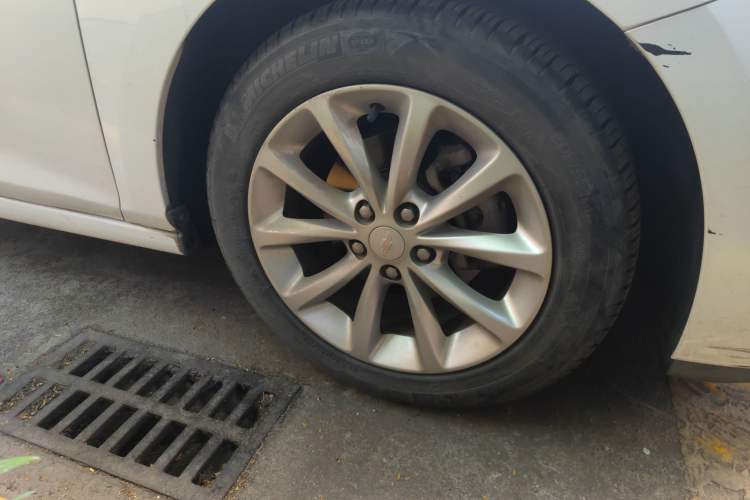 Used Chevrolet Cruze 2017 1.5L Automatic Pioneer Sunroof Edition
