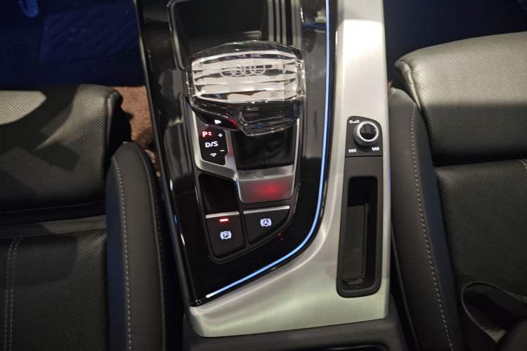 Used Audi A4L 2022 40 TFSI Fashion Dynamic Model
