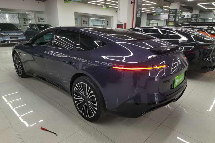 Used  12 2025 Ultra Extended-Range Edition