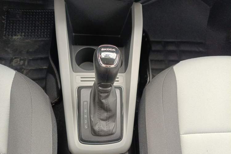 Used Skoda Fabia 2017 1.4L Automatic Car Enjoy Edition
