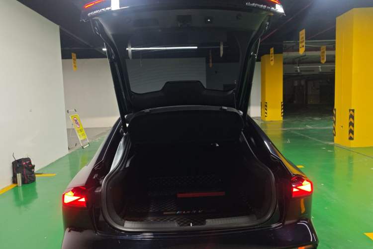 Used Changan UNI-V 2022 1.5T Prestige Version