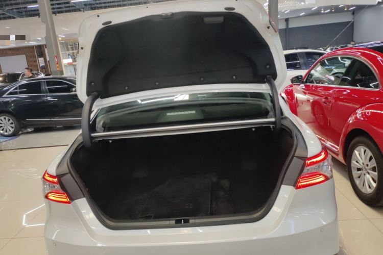 Used Toyota Camry 2019 Revised Version 2.0G Luxury Edition
