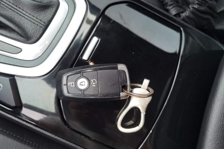 Used Ford Edge 2018 EcoBoost 245 Two-Wheel-Drive Titanium 7-Seater China V Standard
