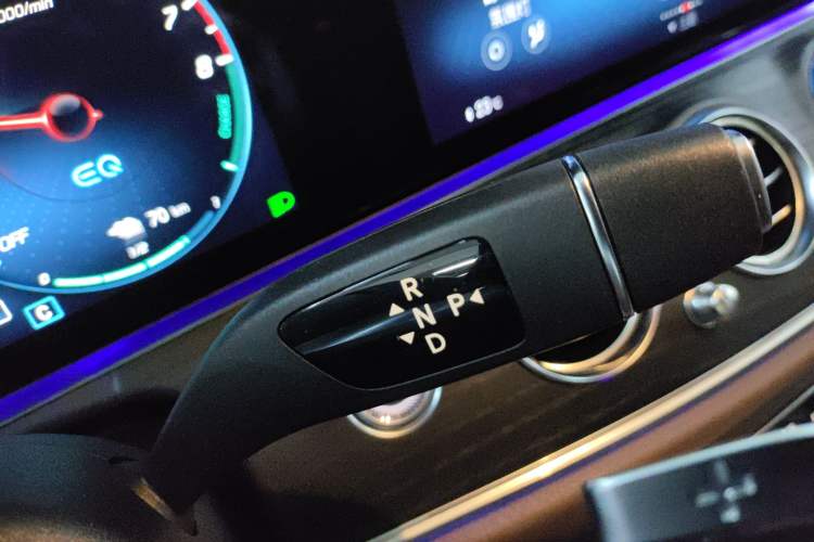 Used Mercedes-Benz E-Class New Energy 2022 Restyled E 350 e L Plug-in Hybrid Sports Sedan