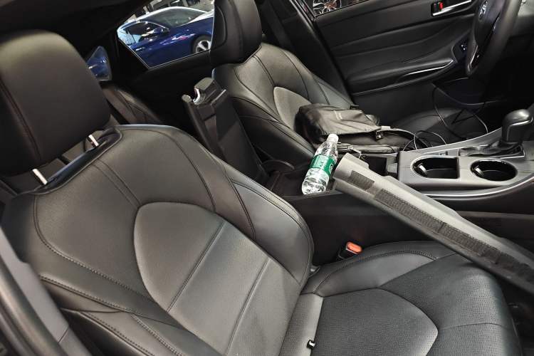 Used Toyota Avalon 2019 2.0L Luxury Edition China VI Standard
