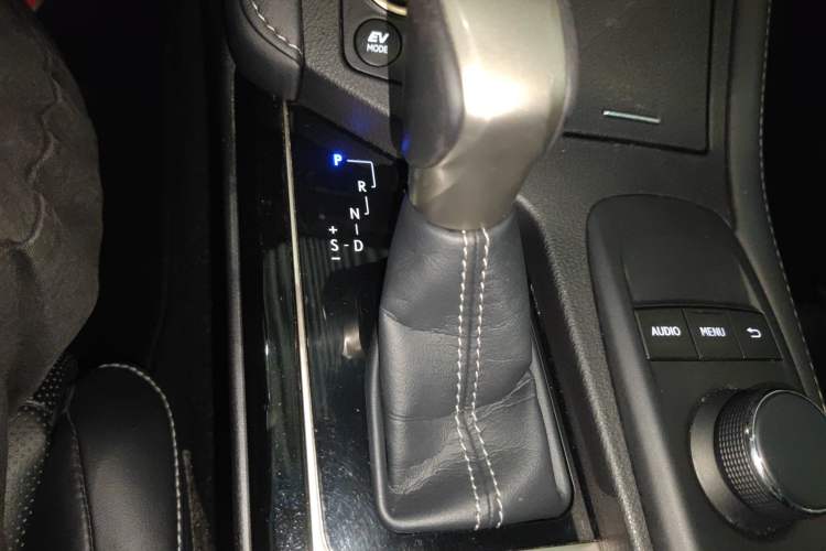 Used Lexus ES 2015 300h Luxury Edition