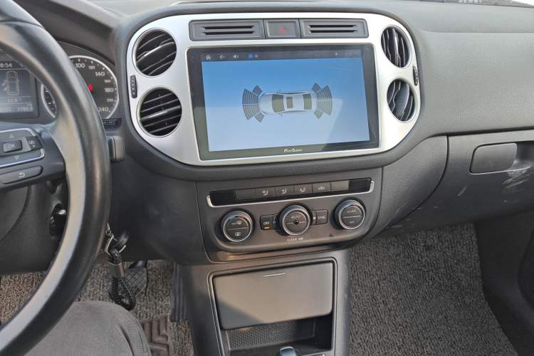 Used Volkswagen Tiguan 2017 300TSI Automatic Two-Wheel Drive Silk Road Comfort Edition
