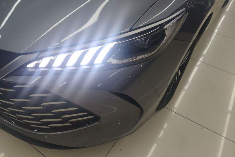 Used BYD Qin PLUS 2025 DM-i Smart Drive 120KM Superior Model
