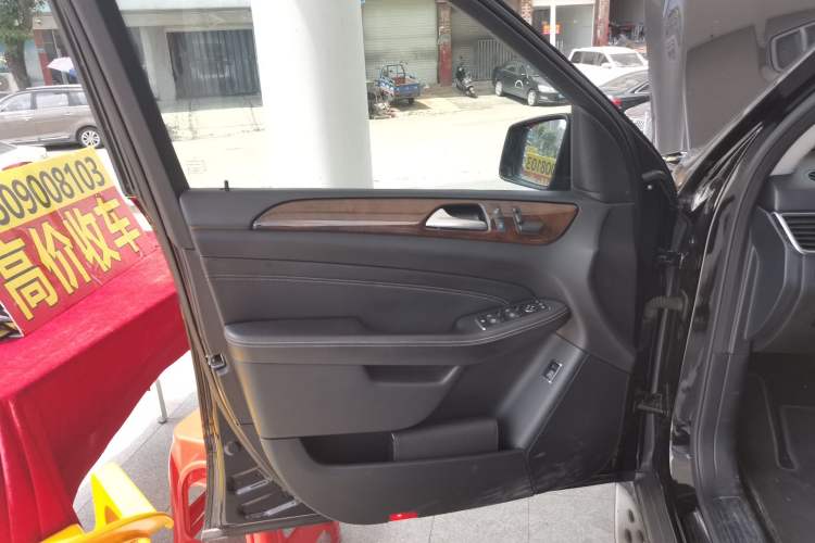 Used Mercedes-Benz M-Class 2014 ML 400 4MATIC Dynamic Model
