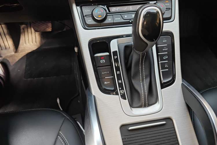 Used Geely Auto Emgrand X7 Sport 2016 1.8TD Automatic Smart Connectivity Version
