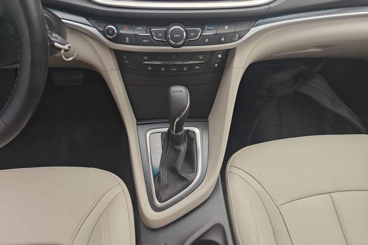 Used Buick GT 2019 15T Dual-Clutch Connected Elite Version China V Standard
