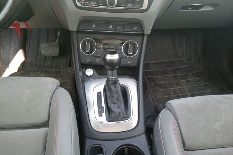 Used Audi Q3 2016 40 TFSI quattro all-wheel-drive sport model
