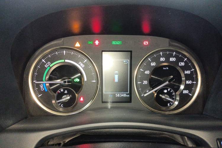 Used Toyota Alphard 2021 Dual-Engine 2.5L Luxury Edition
