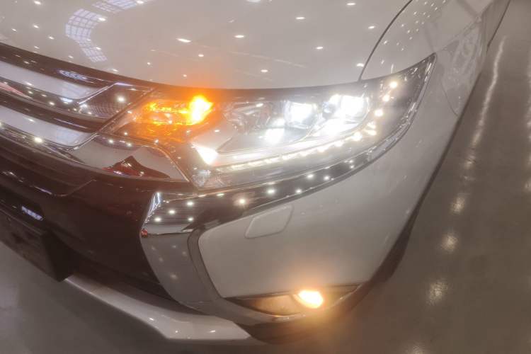 Used Mitsubishi Outlander 2016 2.4L 4x4 Elite Edition 5 Seats