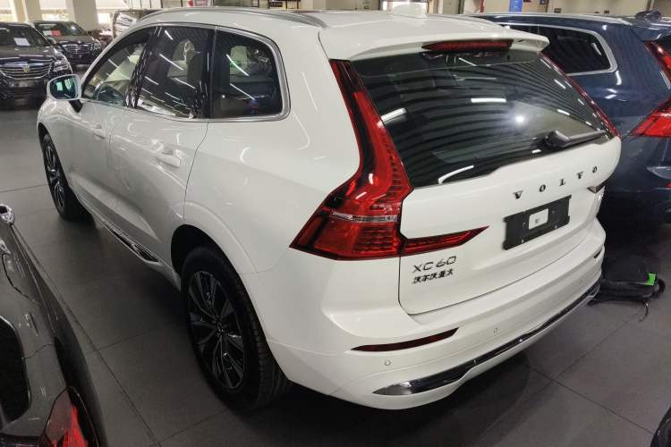 Used Volvo XC60 2024 B5 4x4 Smart Luxury Edition