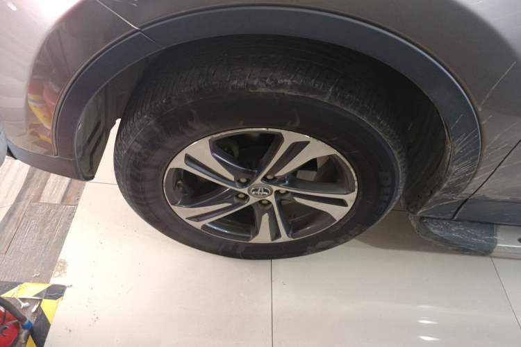 Used Toyota RAV4 2015 2.0L CVT Two-Wheel Drive Fashion Edition