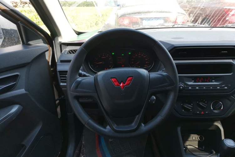 Used Wuling Hongguang 2021 1.5L S Base Version LAR
