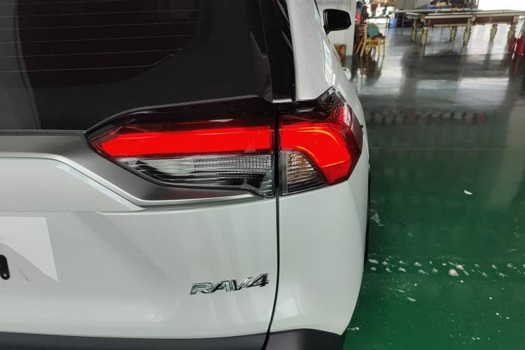 Used Toyota RAV4 2024 2.0L CVT Two-Wheel Drive Fashion Plus Edition
