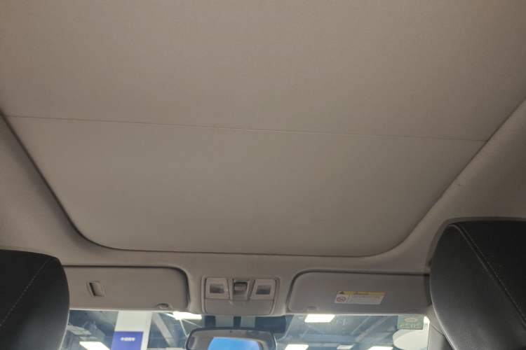 Used Hyundai ix25 2015 2.0L Automatic 4x4 Deluxe DLX
