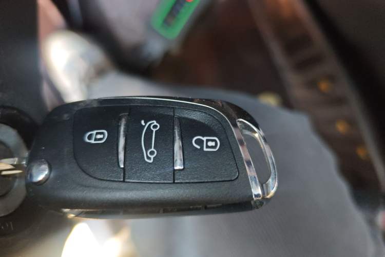 Used Wuling Hongguang V 2022 1.5L Jingqu Version Hydraulic Power Steering LAR