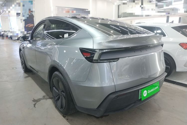 Used Tesla Model Y 2025 Rear-Wheel-Drive Version