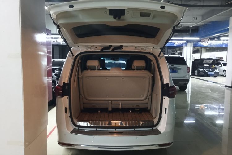 Used Buick GL8 2021 Land Cruiser Executive Class 652T Luxury Model
