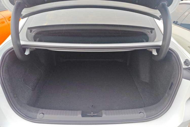 Used  L6 2024 125km Creative Edition
