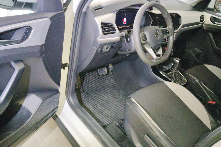 Used Volkswagen Tacqua 2021 200TSI DSG JoyConnect Edition
