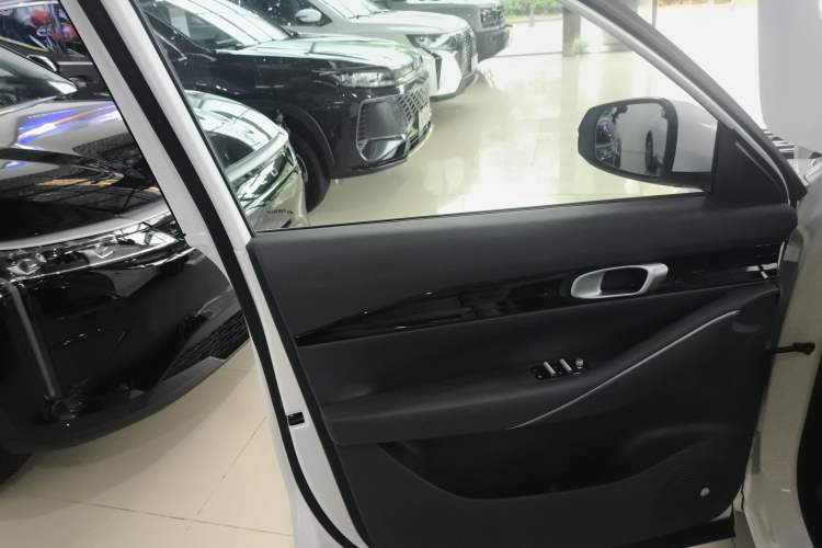 Used  E5 2024 440km Exploration Version
