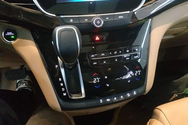 Used Buick GL8 2017 ES 28T Luxury Model China V Standard
