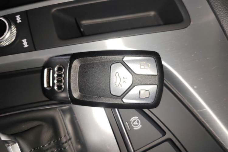 Used Audi A4L 2022 40 TFSI Luxury Dynamic Model
