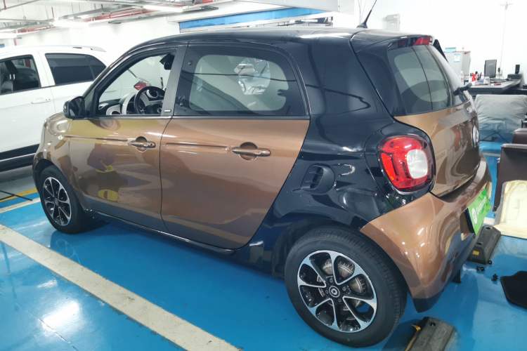 Used  forfour 2016 1.0L 52 kW Passion Edition