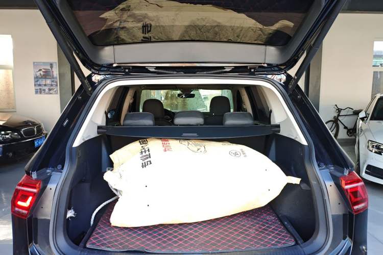 Used Volkswagen Tiguan L 2023 330TSI Automatic Two-Wheel Drive R-Line Enjoyment Edition
