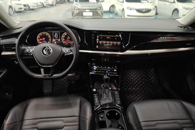 Used Volkswagen Passat 2020 Facelift 330TSI Elite Edition China VI Standard