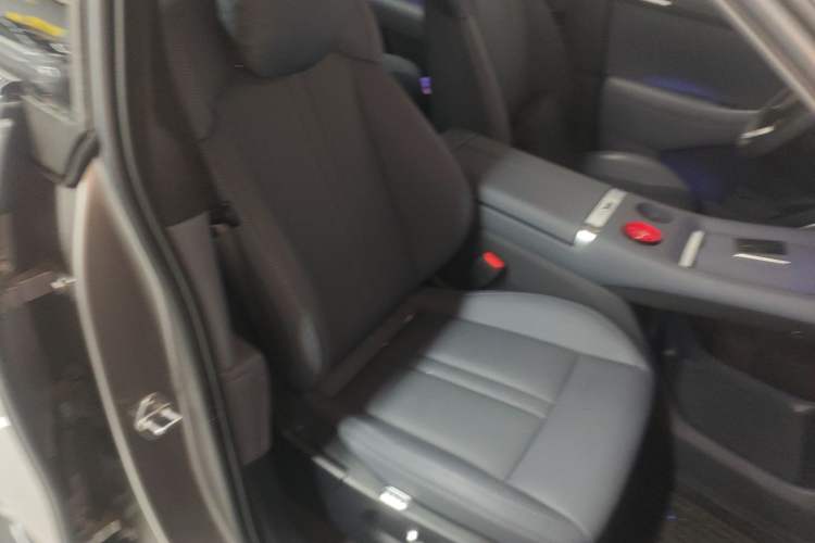 Used  YU7 2025 Ultra-Long Range High-Performance All-Wheel-Drive Max Edition
