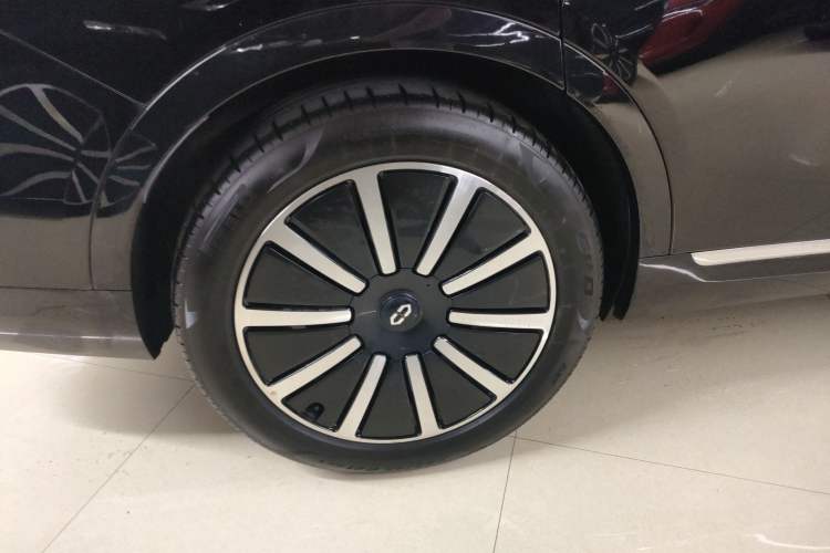 Used Hima AITO M9 2024 All-Electric Max Version 100 kWh 6-Seater
