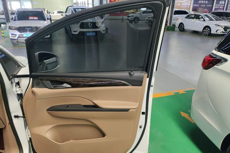 Used Buick GL8 2018 ES 28T Premium Model China VI Standard