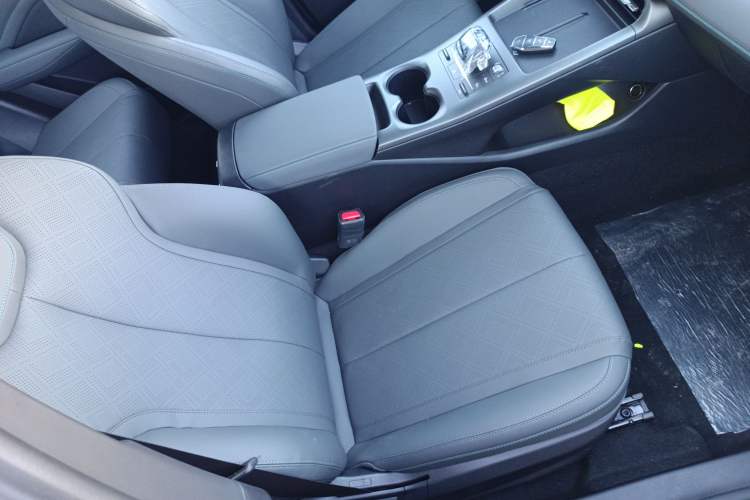 Used BYD Qin PLUS 2025 DM-i Smart Drive 55KM Leading Model
