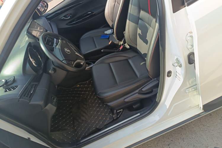 Used Toyota YARiS L 2022 X-Trail 1.5L CVT Luxury PLUS Edition
