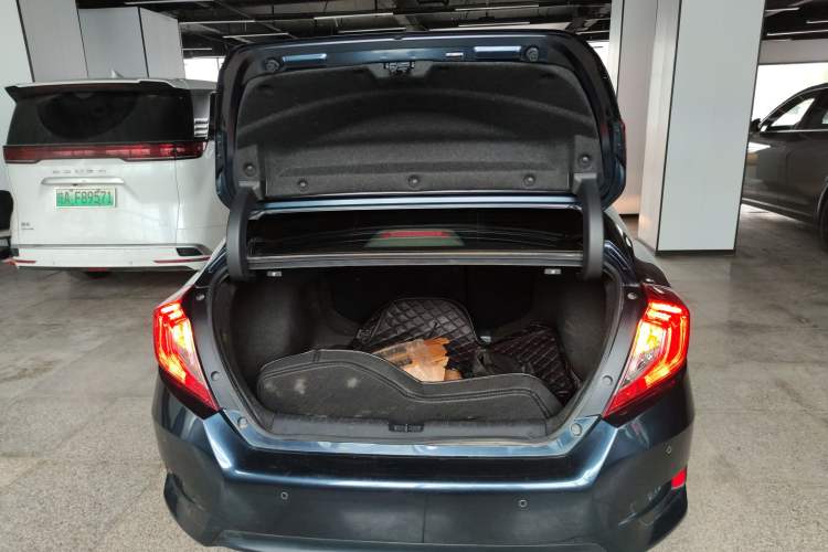 Used Honda Civic 2016 220TURBO CVT Luxury Edition
