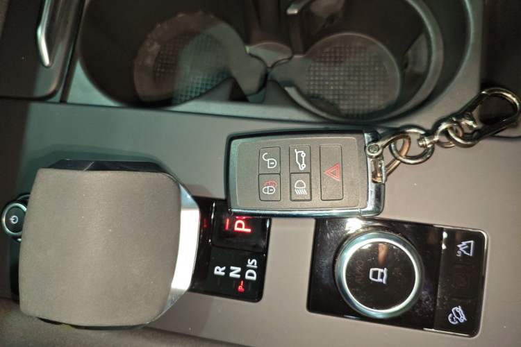 Used Land Rover Discovery 2024 360 PS S