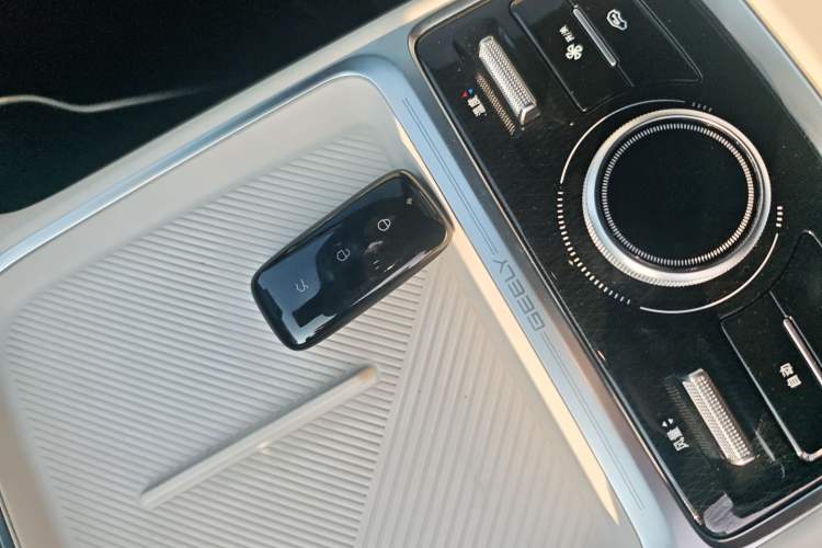 Used Geely Galaxy Galaxy Xingjian 7 EM-i 2025 120km Launch+ Version
