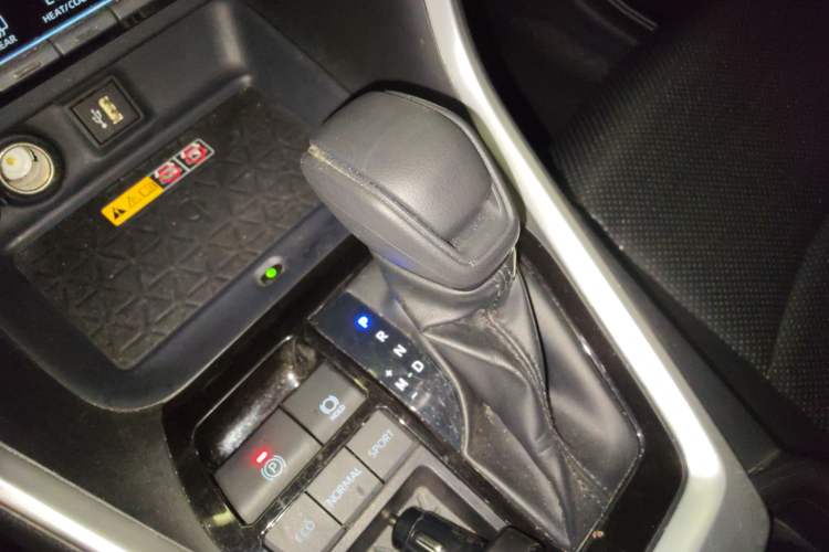 Used Toyota RAV4 2024 2.0L CVT Two-Wheel Drive Fashion Edition