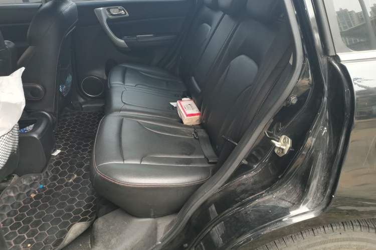 Used Haval H6 2015 Upgraded Model 1.5T Manual Two-Wheel Drive Elite Version