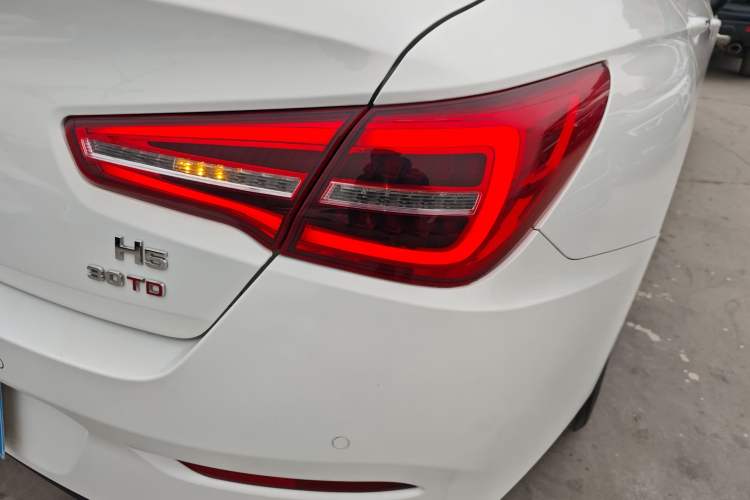 Used Hongqi H5 2022 Classic Model Facelift 1.5T DCT Qiyun Edition
