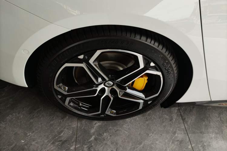 Used  SU7 2024 Four-Wheel Drive Ultra-Long Range Advanced Intelligent Driving Max Edition
