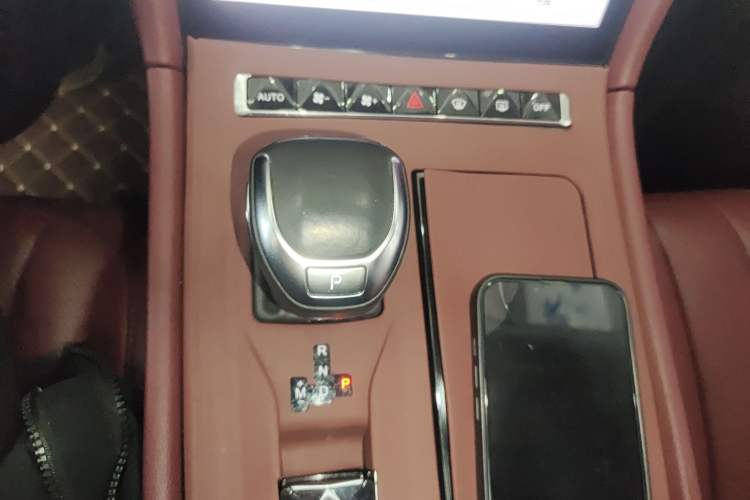 Used Hongqi H5 2023 2.0T Automatic Smart Connect Flagship Edition
