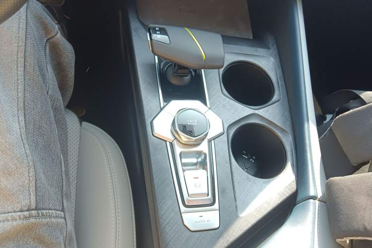 Used Changan UNI-V iDD 2023 Zhidian iDD 1.5T 113km Smart & Fun Version (Rapid Edition)
